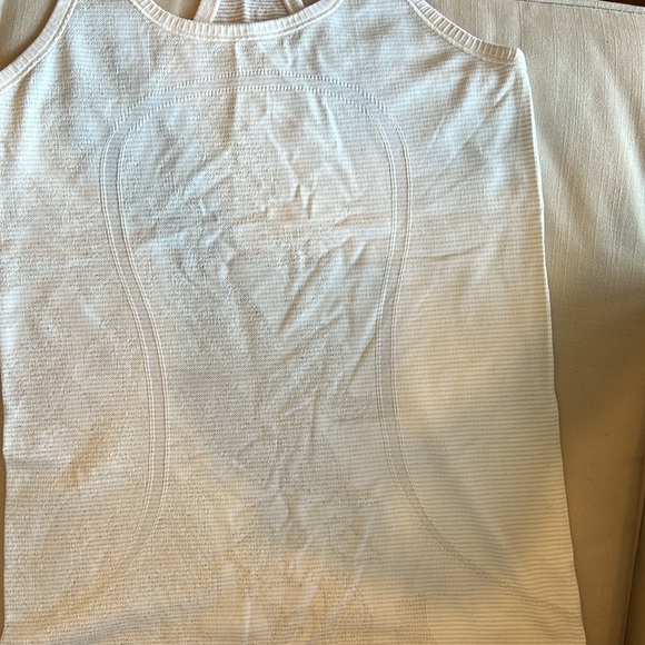 LULU white tank soft material - Picture 3 of 4